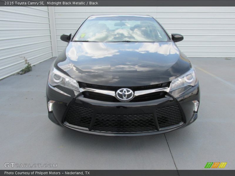 Midnight Black Metallic / Black 2016 Toyota Camry SE