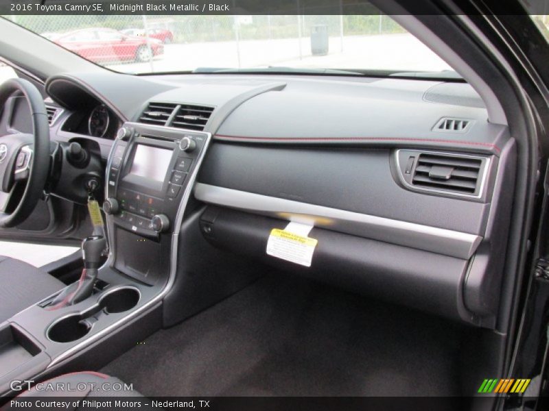 Midnight Black Metallic / Black 2016 Toyota Camry SE