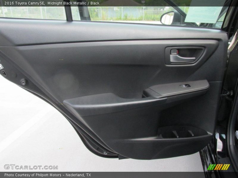 Midnight Black Metallic / Black 2016 Toyota Camry SE