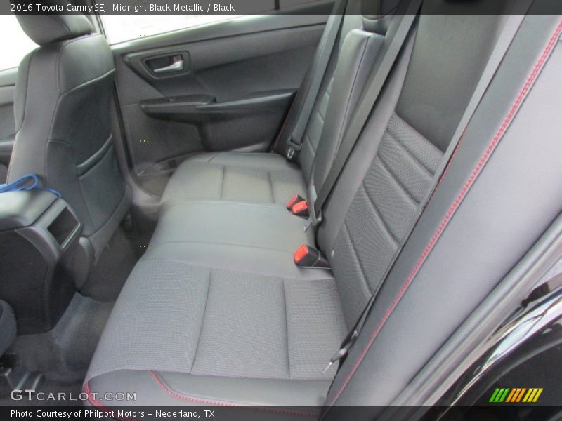 Midnight Black Metallic / Black 2016 Toyota Camry SE
