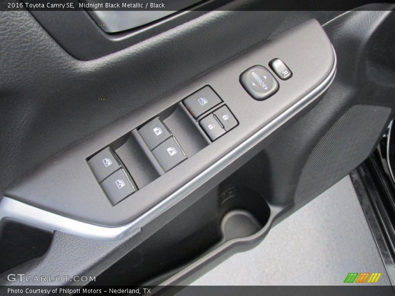 Midnight Black Metallic / Black 2016 Toyota Camry SE
