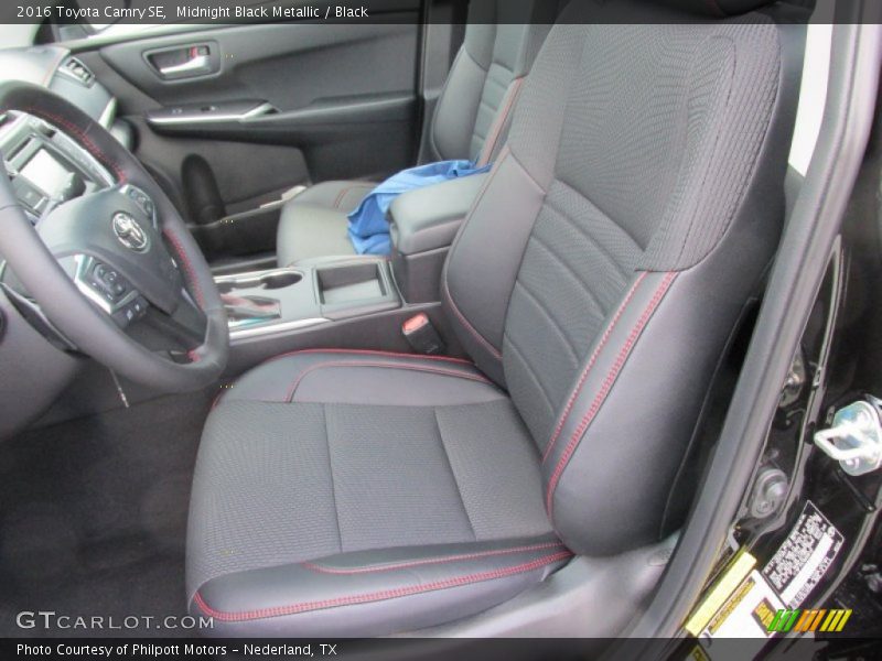 Midnight Black Metallic / Black 2016 Toyota Camry SE
