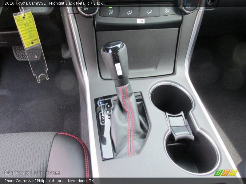 Midnight Black Metallic / Black 2016 Toyota Camry SE