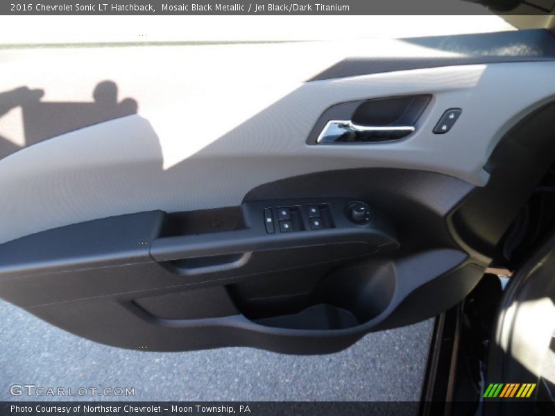 Mosaic Black Metallic / Jet Black/Dark Titanium 2016 Chevrolet Sonic LT Hatchback
