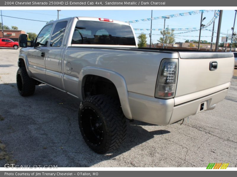Sandstone Metallic / Dark Charcoal 2004 Chevrolet Silverado 2500HD LS Extended Cab 4x4