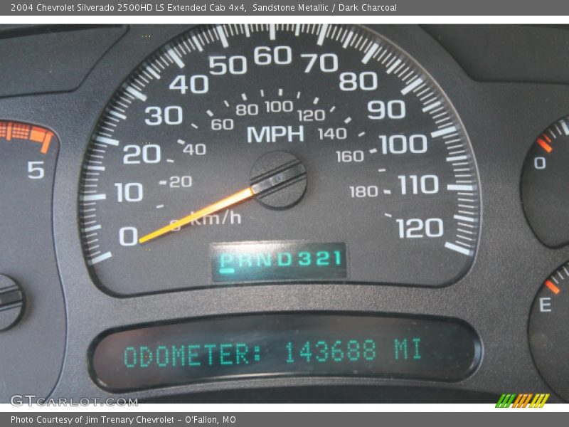 Sandstone Metallic / Dark Charcoal 2004 Chevrolet Silverado 2500HD LS Extended Cab 4x4