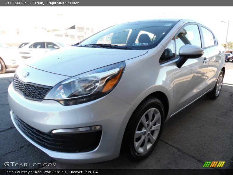 Front 3/4 View of 2016 Rio LX Sedan