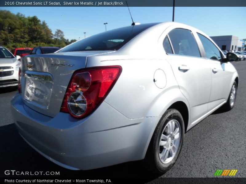Silver Ice Metallic / Jet Black/Brick 2016 Chevrolet Sonic LT Sedan