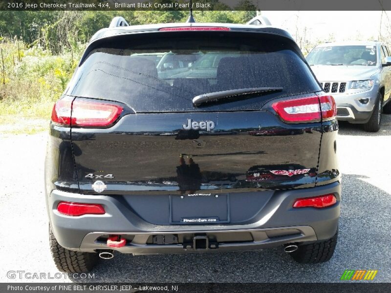 Brilliant Black Crystal Pearl / Black 2016 Jeep Cherokee Trailhawk 4x4