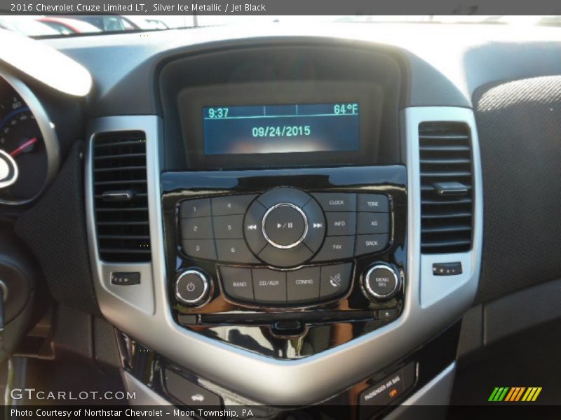 Silver Ice Metallic / Jet Black 2016 Chevrolet Cruze Limited LT