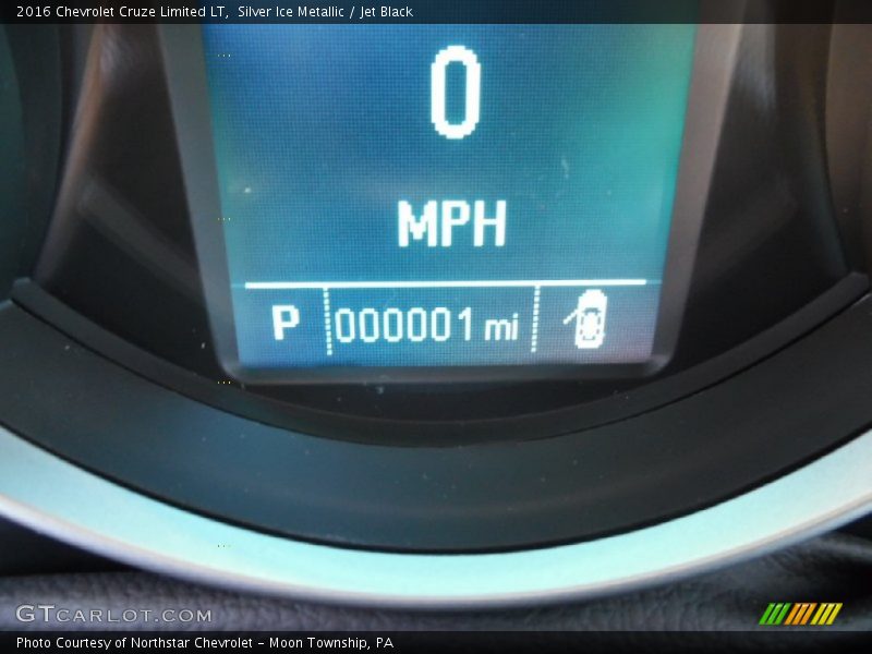 Silver Ice Metallic / Jet Black 2016 Chevrolet Cruze Limited LT