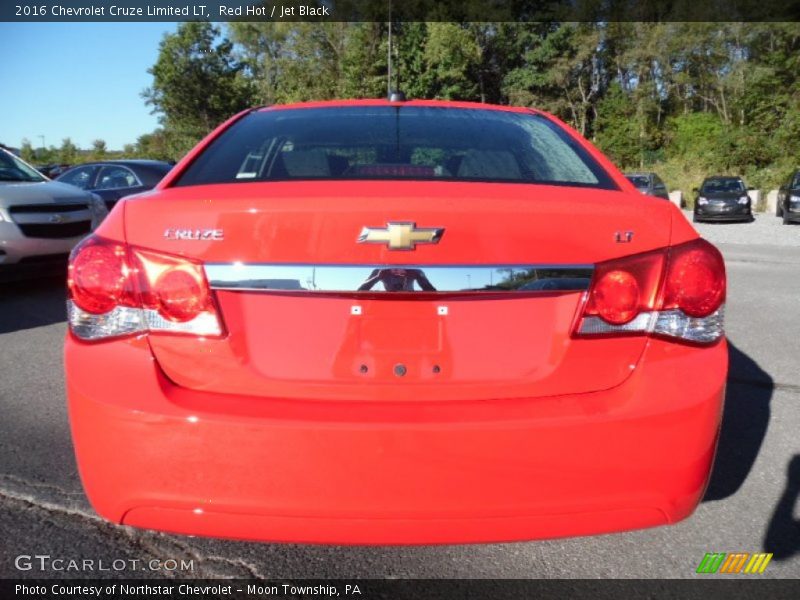 Red Hot / Jet Black 2016 Chevrolet Cruze Limited LT