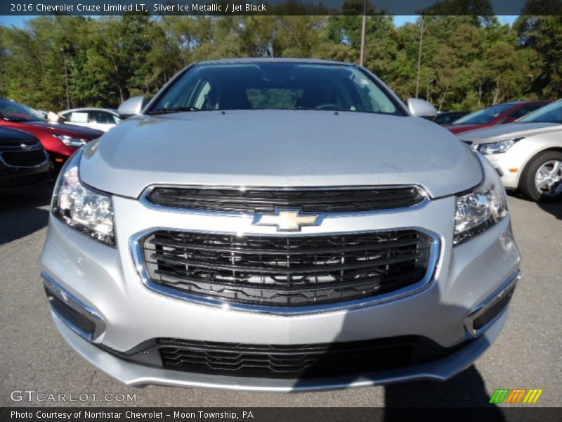 Silver Ice Metallic / Jet Black 2016 Chevrolet Cruze Limited LT