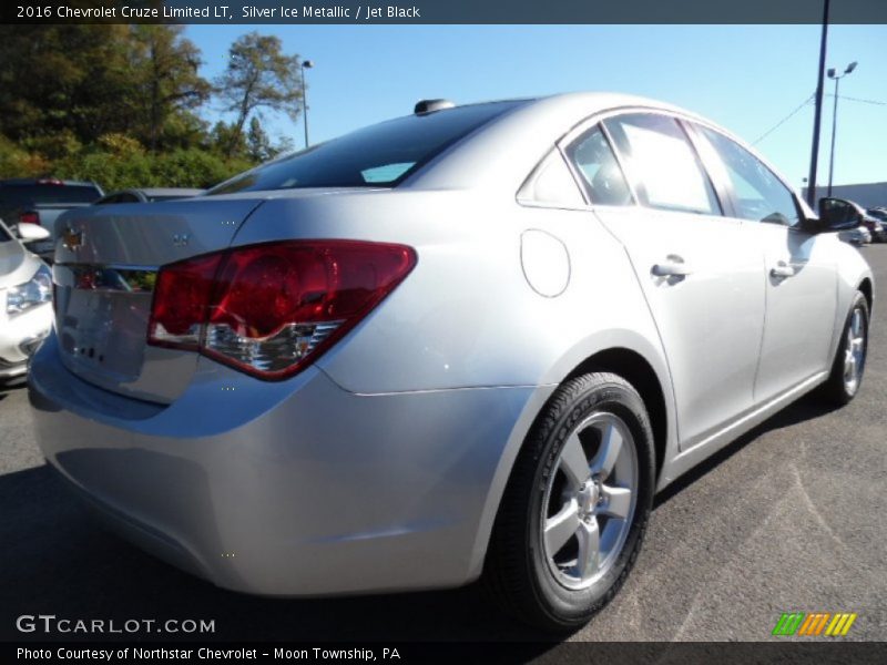 Silver Ice Metallic / Jet Black 2016 Chevrolet Cruze Limited LT