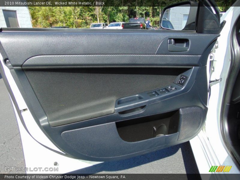 Wicked White Metallic / Black 2010 Mitsubishi Lancer DE