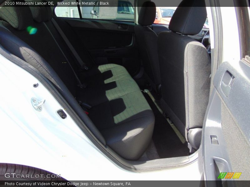 Wicked White Metallic / Black 2010 Mitsubishi Lancer DE