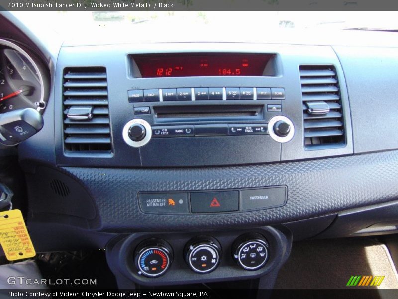 Wicked White Metallic / Black 2010 Mitsubishi Lancer DE