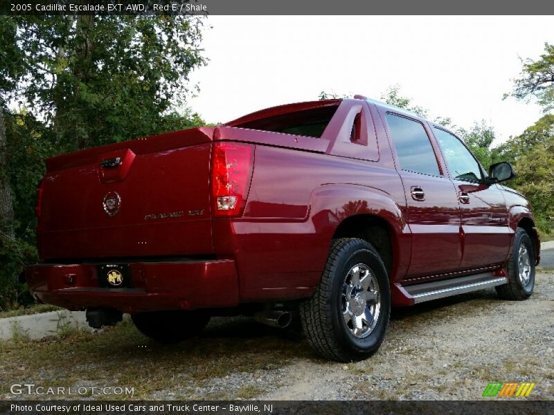 Red E / Shale 2005 Cadillac Escalade EXT AWD