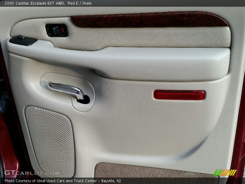 Red E / Shale 2005 Cadillac Escalade EXT AWD