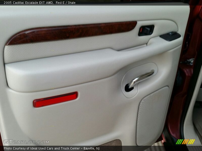 Red E / Shale 2005 Cadillac Escalade EXT AWD