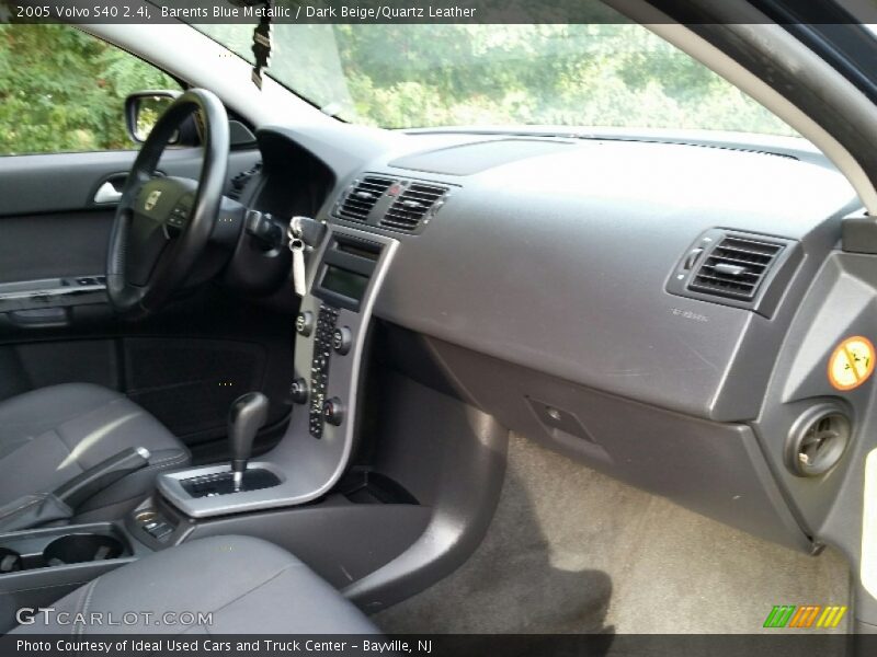 Barents Blue Metallic / Dark Beige/Quartz Leather 2005 Volvo S40 2.4i