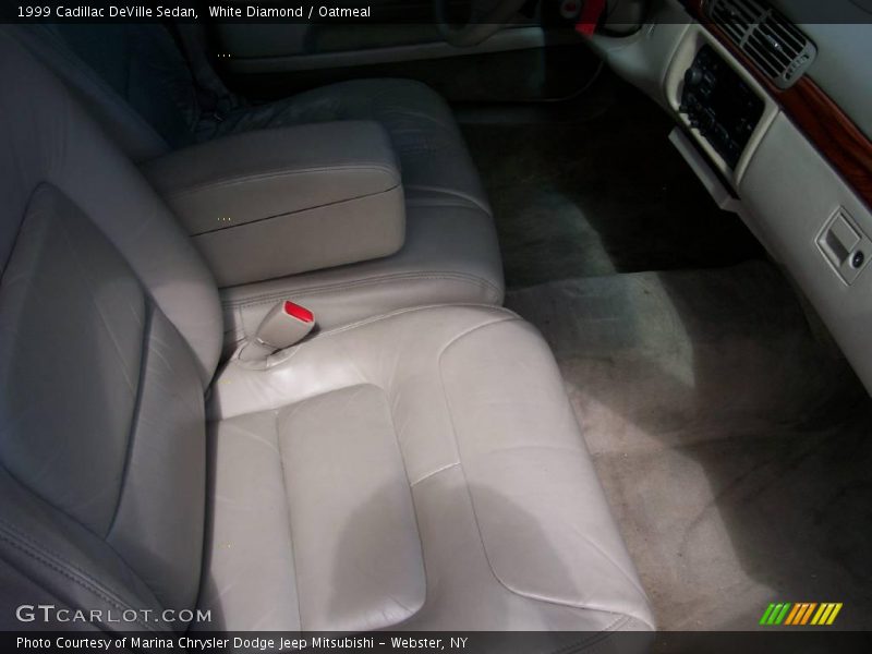White Diamond / Oatmeal 1999 Cadillac DeVille Sedan