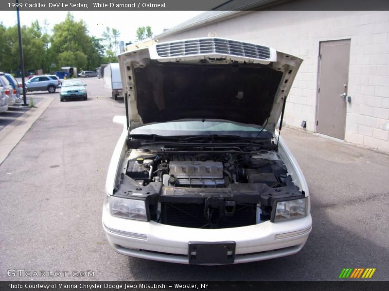 White Diamond / Oatmeal 1999 Cadillac DeVille Sedan