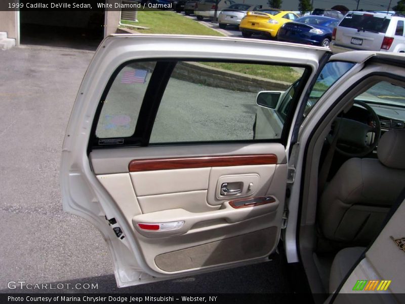 White Diamond / Oatmeal 1999 Cadillac DeVille Sedan