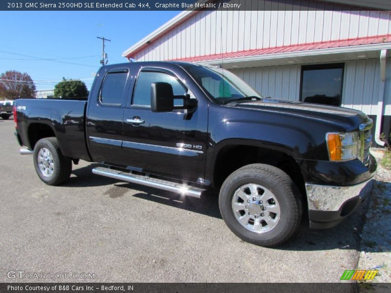 Front 3/4 View of 2013 Sierra 2500HD SLE Extended Cab 4x4