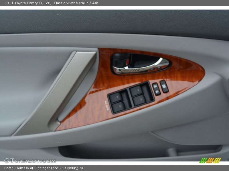 Classic Silver Metallic / Ash 2011 Toyota Camry XLE V6