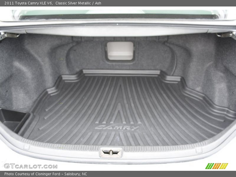 Classic Silver Metallic / Ash 2011 Toyota Camry XLE V6