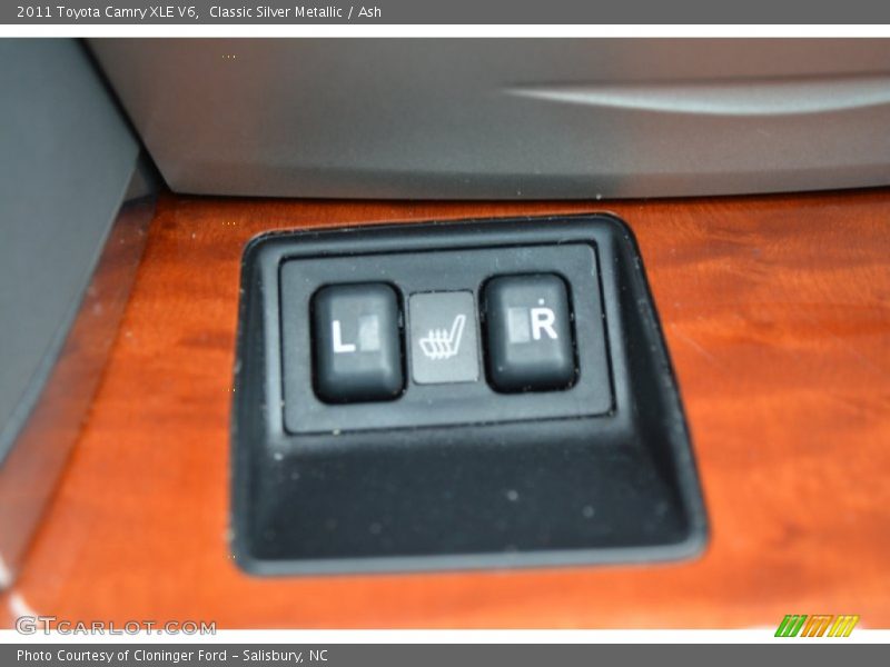 Classic Silver Metallic / Ash 2011 Toyota Camry XLE V6