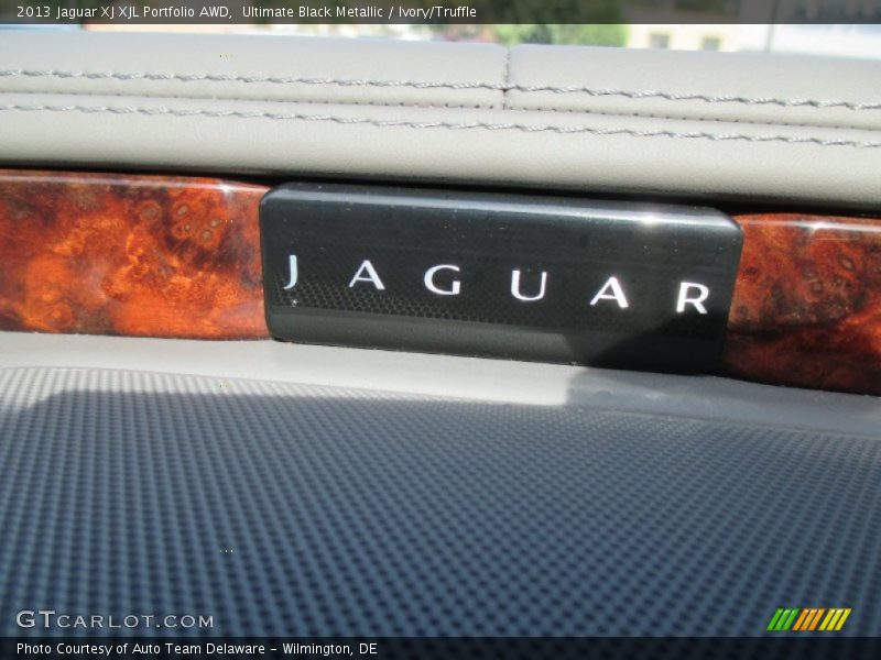 Ultimate Black Metallic / Ivory/Truffle 2013 Jaguar XJ XJL Portfolio AWD
