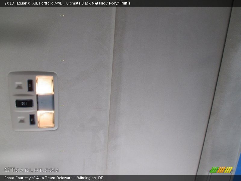 Ultimate Black Metallic / Ivory/Truffle 2013 Jaguar XJ XJL Portfolio AWD
