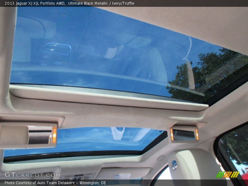 Ultimate Black Metallic / Ivory/Truffle 2013 Jaguar XJ XJL Portfolio AWD
