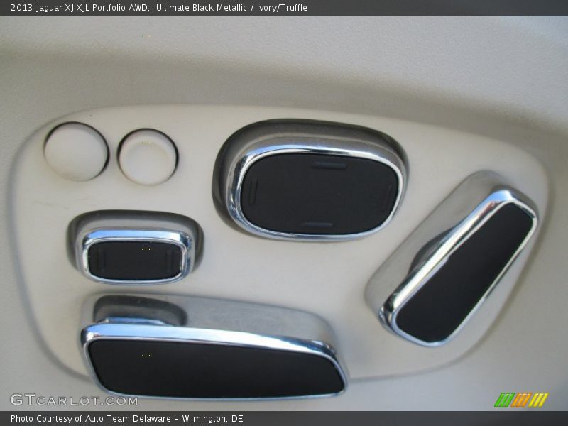 Ultimate Black Metallic / Ivory/Truffle 2013 Jaguar XJ XJL Portfolio AWD