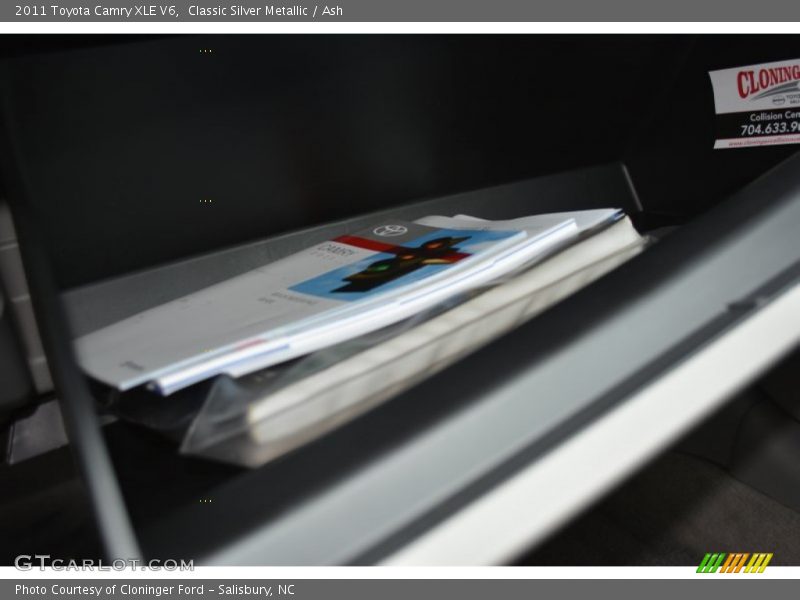 Classic Silver Metallic / Ash 2011 Toyota Camry XLE V6