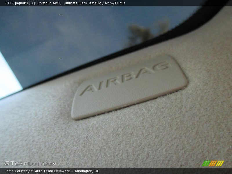 Ultimate Black Metallic / Ivory/Truffle 2013 Jaguar XJ XJL Portfolio AWD