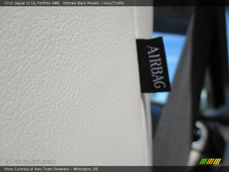 Ultimate Black Metallic / Ivory/Truffle 2013 Jaguar XJ XJL Portfolio AWD
