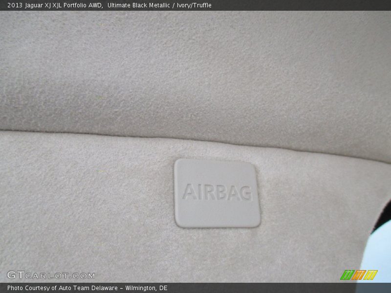Ultimate Black Metallic / Ivory/Truffle 2013 Jaguar XJ XJL Portfolio AWD