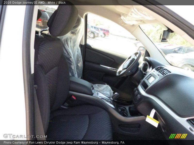 White / Black 2016 Dodge Journey SE AWD