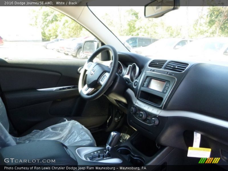 White / Black 2016 Dodge Journey SE AWD