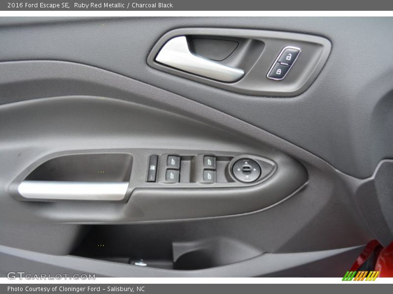 Ruby Red Metallic / Charcoal Black 2016 Ford Escape SE