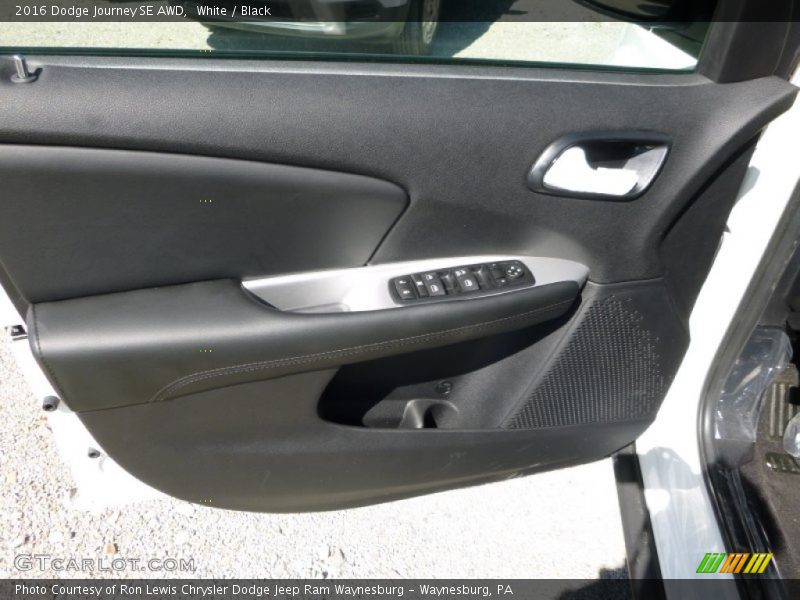 White / Black 2016 Dodge Journey SE AWD