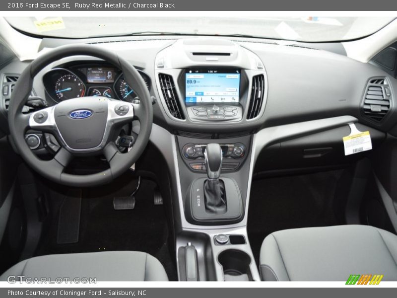 Ruby Red Metallic / Charcoal Black 2016 Ford Escape SE