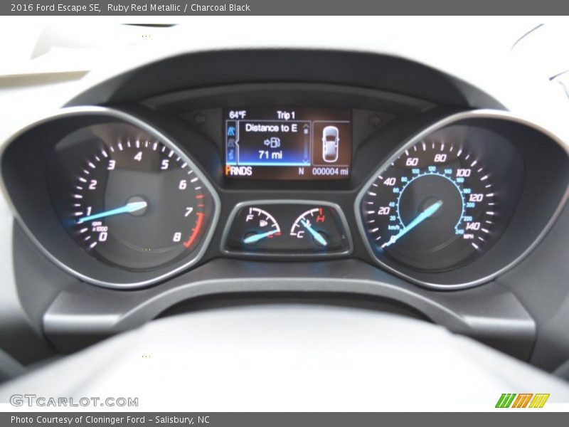 Ruby Red Metallic / Charcoal Black 2016 Ford Escape SE