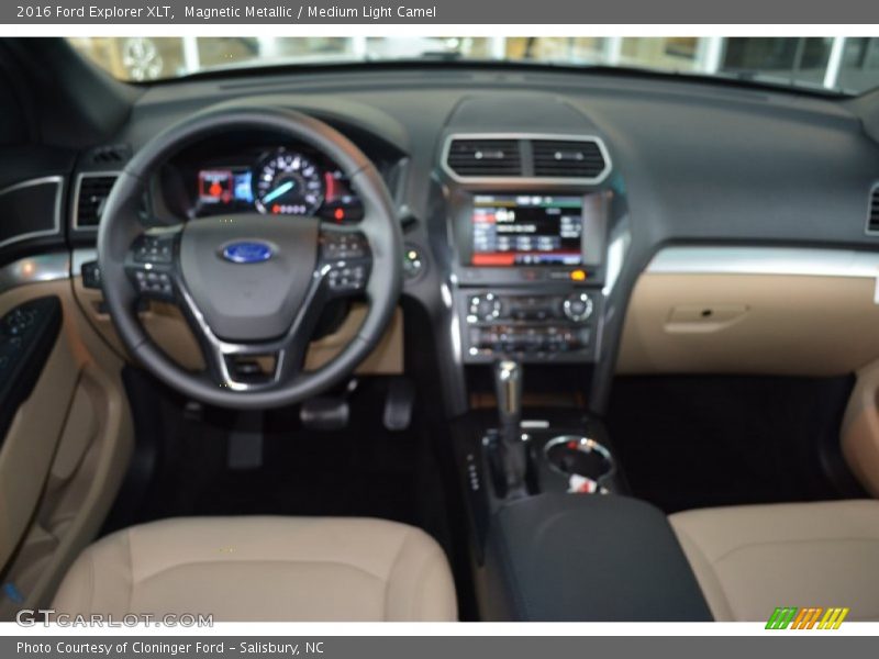 Magnetic Metallic / Medium Light Camel 2016 Ford Explorer XLT