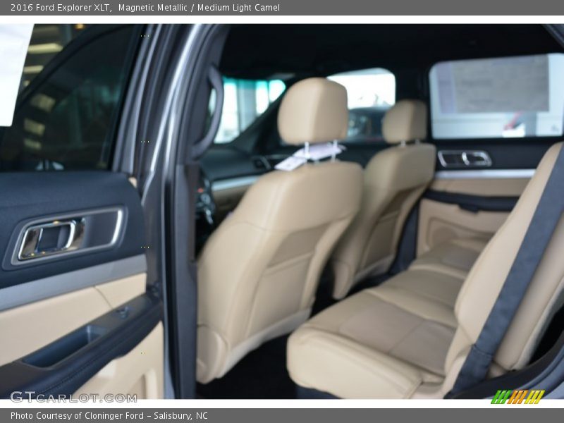 Magnetic Metallic / Medium Light Camel 2016 Ford Explorer XLT