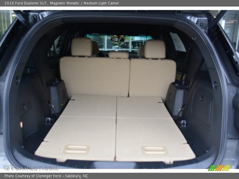 Magnetic Metallic / Medium Light Camel 2016 Ford Explorer XLT