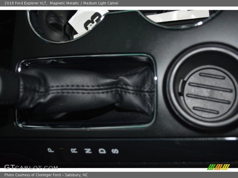 Magnetic Metallic / Medium Light Camel 2016 Ford Explorer XLT